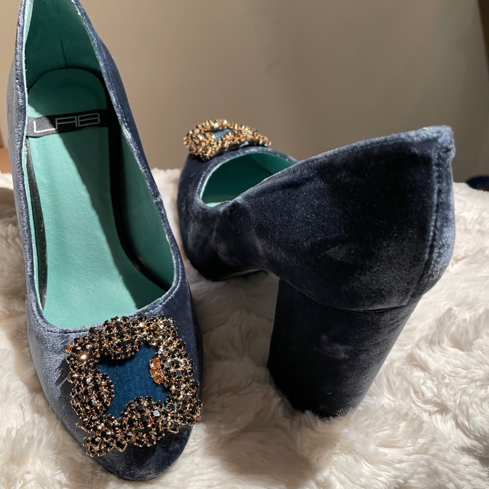 LAB Velvet Brooch Heels - Picture 3 of 9